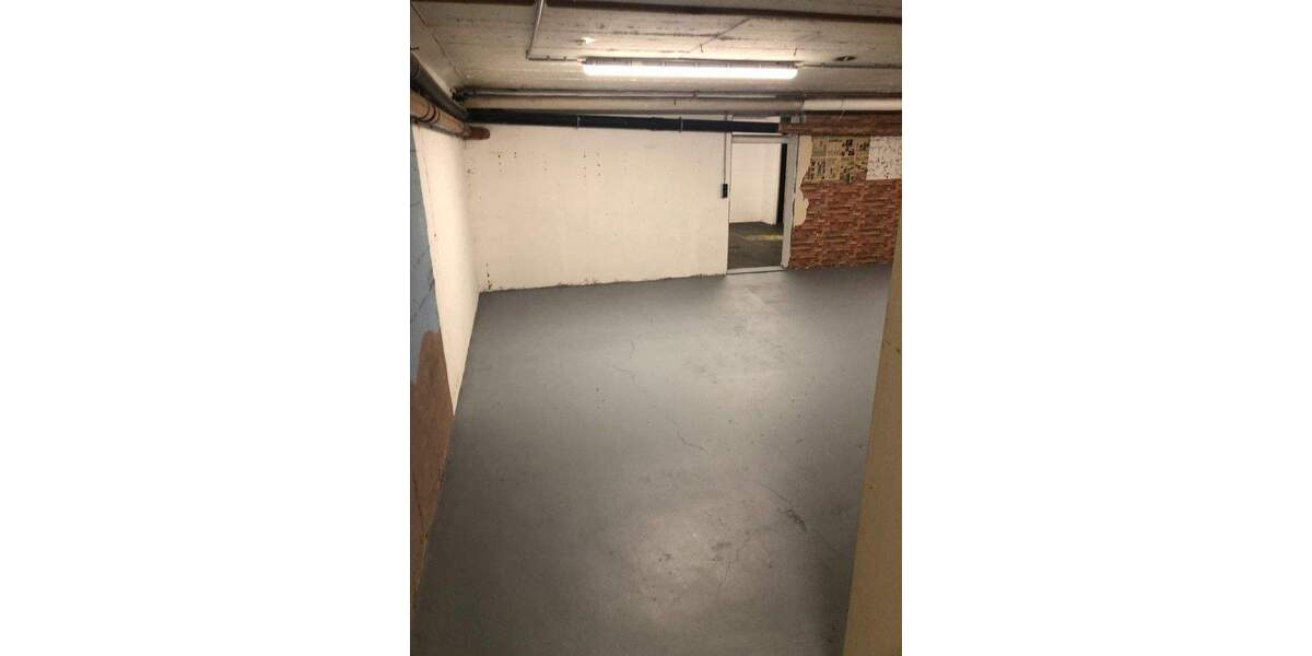 Sehr gepflegtes Ladenlokal in unmittelbarer Nähe zu Aldi zimmer