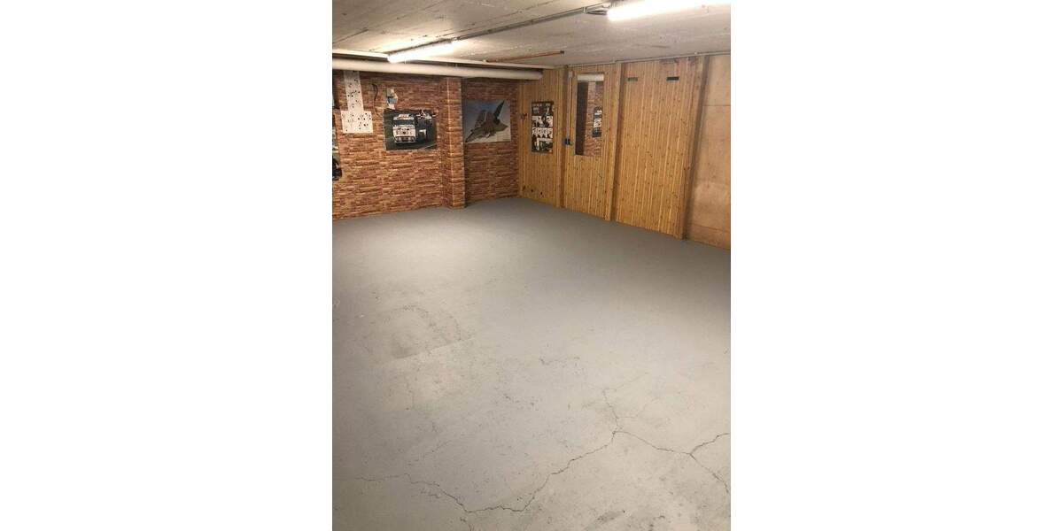 Sehr gepflegtes Ladenlokal in unmittelbarer Nähe zu Aldi zimmer