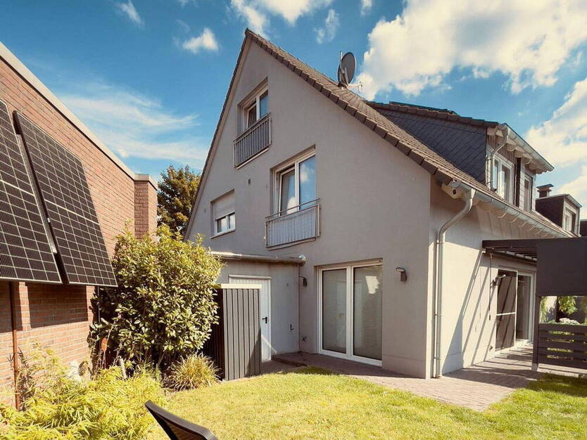2 FAM.-HAUS INKL. DOPPELLGARAGE PROVISIONSFREI IN DIN-OBERLOHBERG