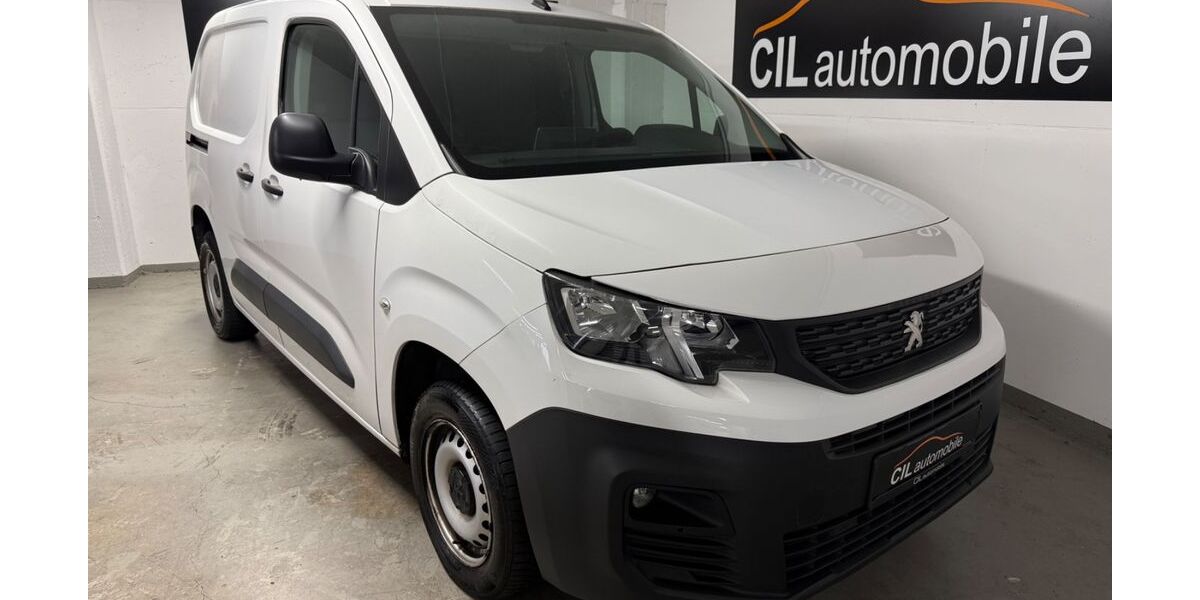 Peugeot Partner 153.230 km 8.990 &euro; Bottrop 46244