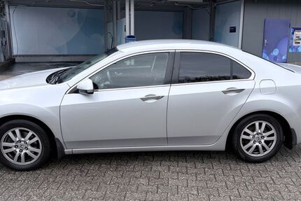 Honda Accord 154.000 km 7.499 &euro; Velbert 42555