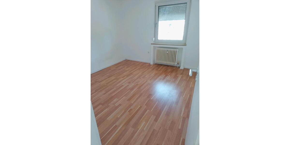 Etagenwohnung Oberhausen Biefang - 4 Zimmer, 98 m&sup2;, 860&euro; | Angebot:26330112