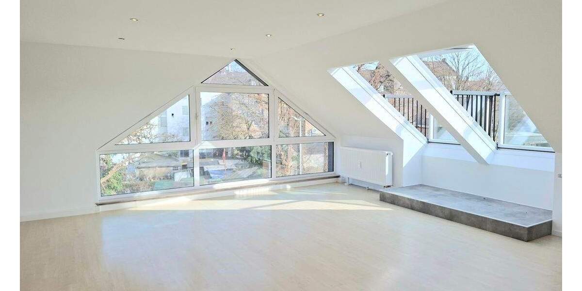 Helle, teilsanierte Dachgeschosswohnung in zentraler Lage von Recklinghausen-Süd! - Etagenwohnung Recklinghausen Süd | Angebot:25881616