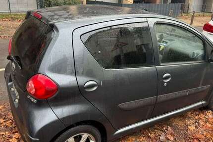 Toyota Aygo 300.000 km 1.500 &euro; bochum 44809