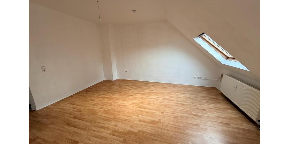 Dachgeschoßwohnung Essen Stadtbezirk II - 2 Zimmer, 65 m&sup2;, 790&euro; | Angebot:26347701