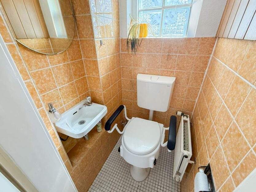 Doppelhaushälfte mit großem Garten und zwei Garagen in Recklinghausen- Hochlar 6 zimmer