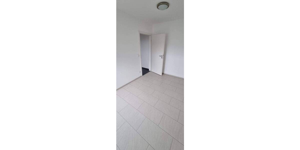 Etagenwohnung Oberhausen Sterkrade-Mitte - 3 Zimmer, 90 m&sup2;, 680&euro; | Angebot:26920815