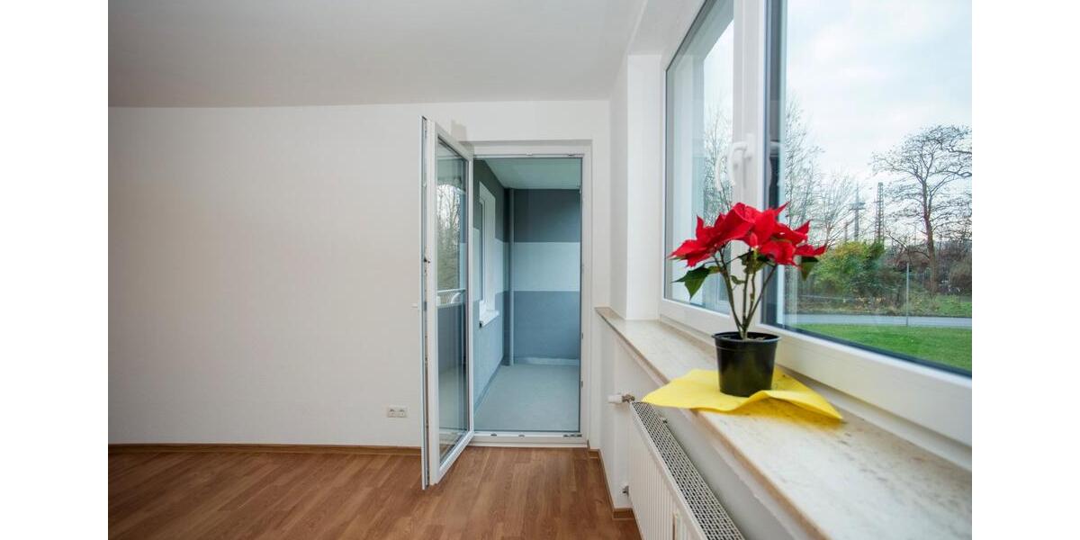 ** PROVISIONSFREI MIETEN ** Sonnige 3-Zimmerwohnung im EG mit Loggia 3 zimmer