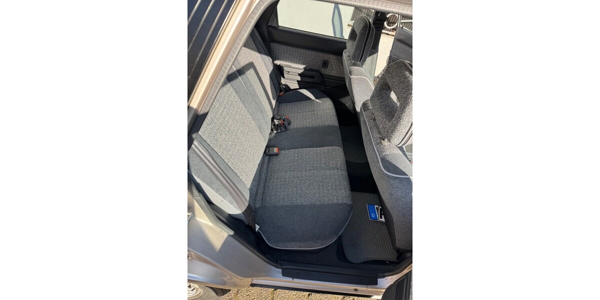 Toyota Carina II 31.698 km 5.500 € Bochum 44787