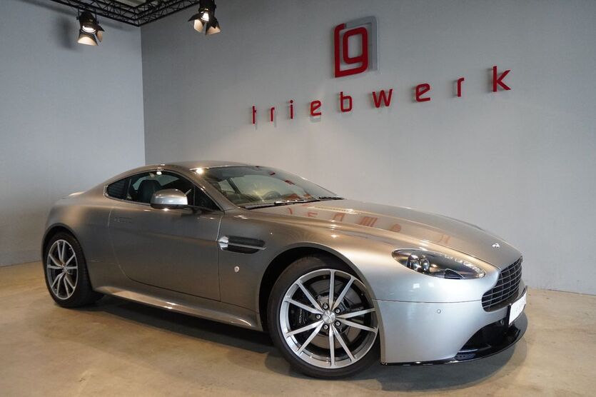 Aston Martin V8 Vantage 9.000 km 81.941 € Duisburg 47228