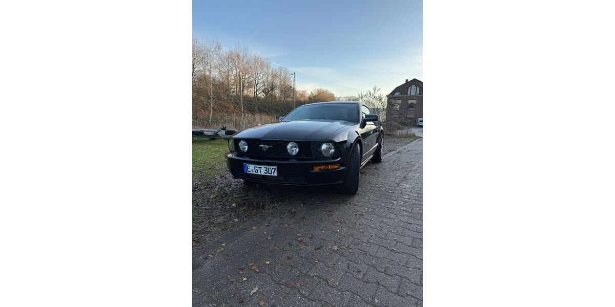 Ford Mustang 194.977 km 9.499 &euro; Essen 45279