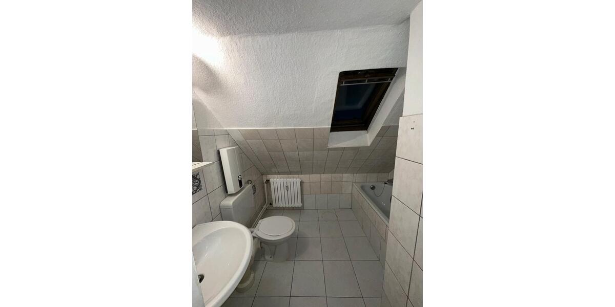 Dachgeschoßwohnung Gladbeck Brauck - 3.5 Zimmer, 85 m&sup2;, 650&euro; | Angebot:27549557