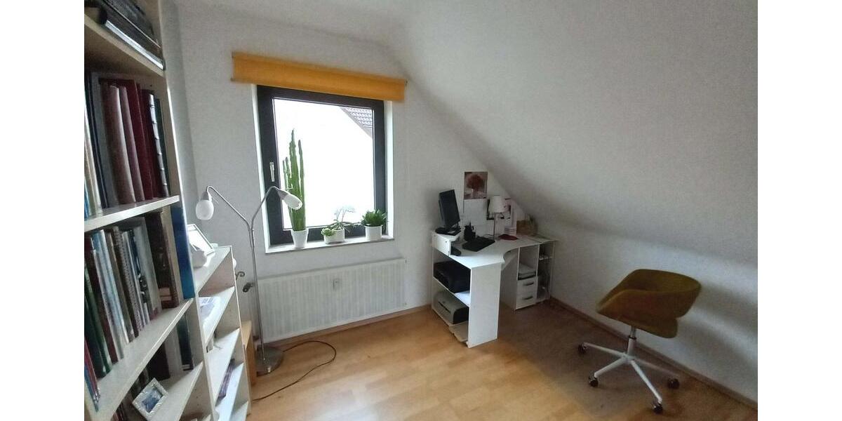 Dachgeschoßwohnung Essen Stadtbezirk V - 4.5 Zimmer, 92 m&sup2;, 210.000&euro; | Angebot:25238631