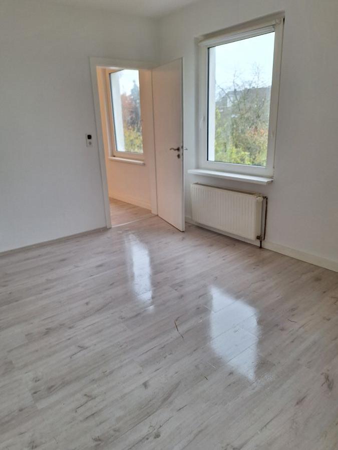 Provisionsfrei* Mit Gartenteil + Stellplatz! Gemütl. DG-Wo, sofort bezugsfrei! 2.5 zimmer