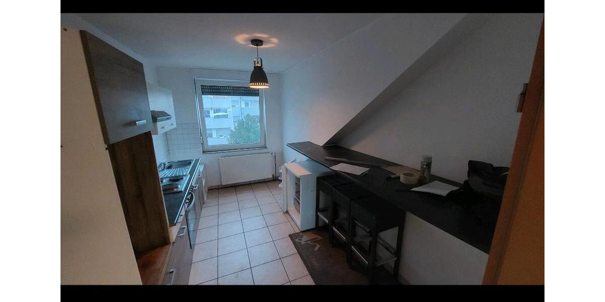 Dachgeschoßwohnung Duisburg Mittelmeiderich - 2 Zimmer, 73 m&sup2;, 525&euro; | Angebot:26127001