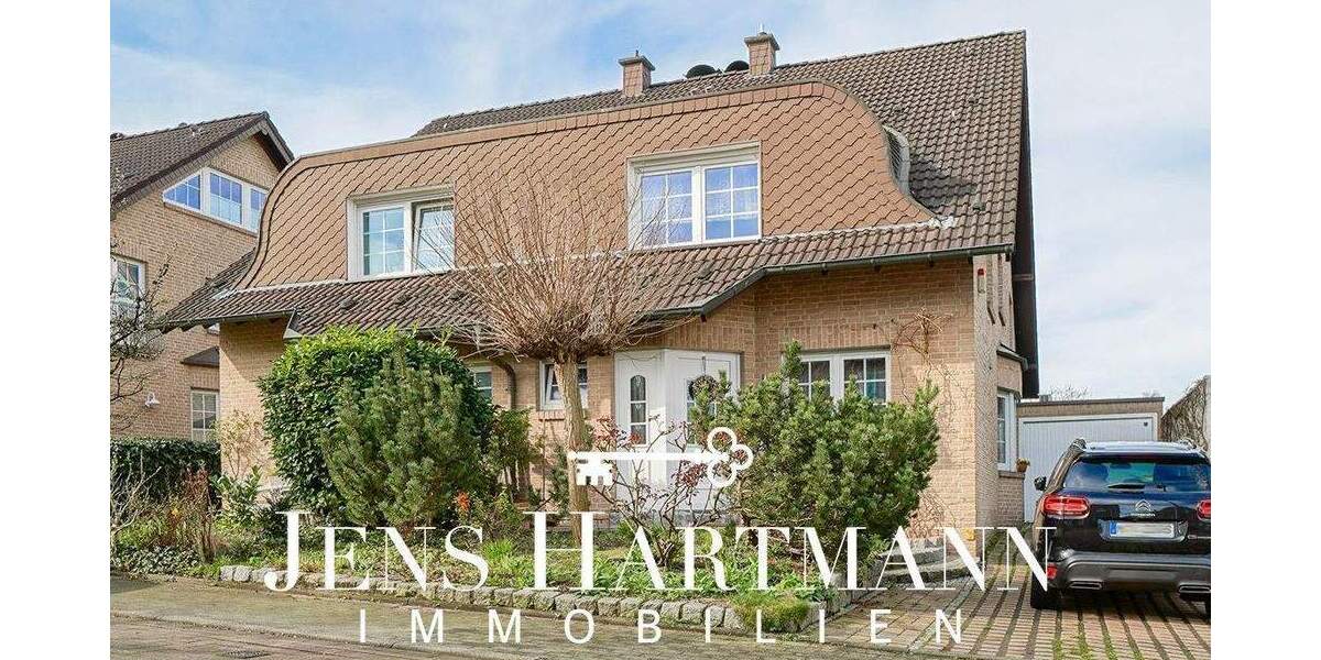 Familienfreundliches Wohnen in Saarn: Stilvolle Doppelhaushälfte mit Garten, Kamin und Garage 4 zimmer