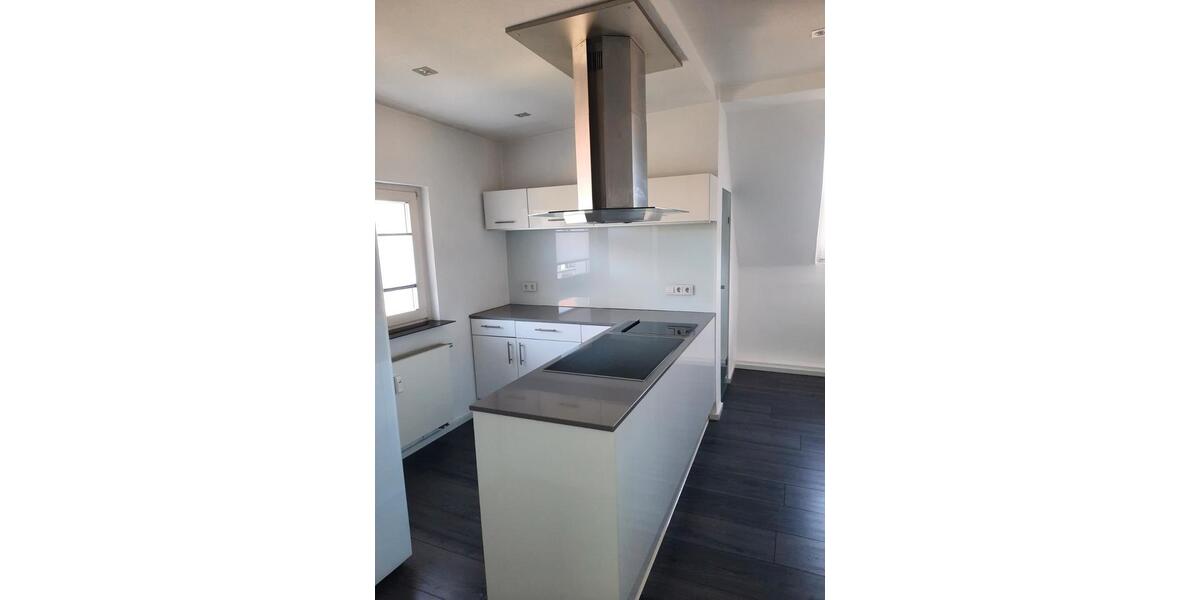 Dachgeschoßwohnung Essen Stadtbezirk II - 5 Zimmer, 124 m&sup2;, 1.470&euro; | Angebot:27621026