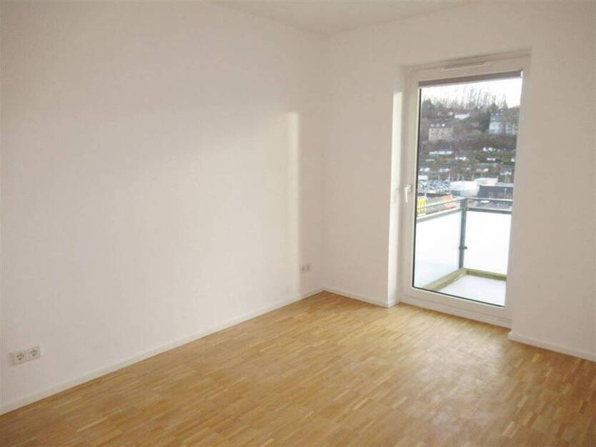 2 Zimmer Wohnung mit Süd-Balkon inkl. Nobilia EBK in Wuppertal - Uellendahl. Ideal für 1 Person.