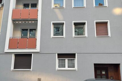 Drei Zimmer Wohnung nur an Studenten zum vermieten.Tel01705857108