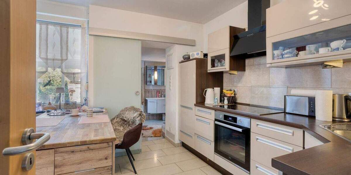 Mehrfamilienhaus, Wohnhaus Oberhausen Buschhausen - 7 Zimmer, 217 m&sup2;, 330.000&euro; | Angebot:25601939