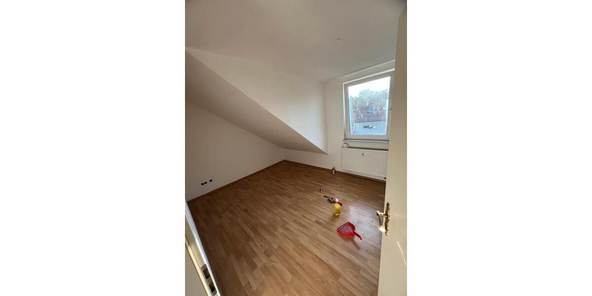 Dachgeschoßwohnung Herne Sodingen - 2.5 Zimmer, 45 m&sup2;, 400&euro; | Angebot:25926348