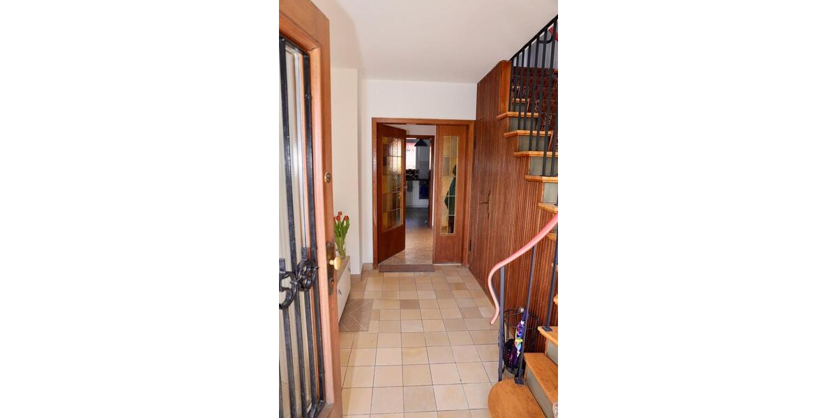 Erdgeschoßwohnung Hattingen - 3.5 Zimmer, 120 m&sup2;, 1.200&euro; | Angebot:26288093