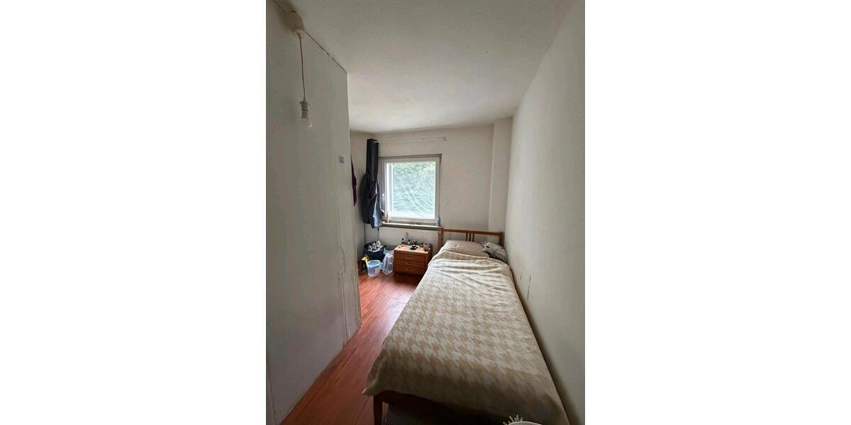 Erdgeschoßwohnung Essen Stadtbezirk III - 11 Zimmer, 60 m&sup2;, 375&euro; | Angebot:25404151