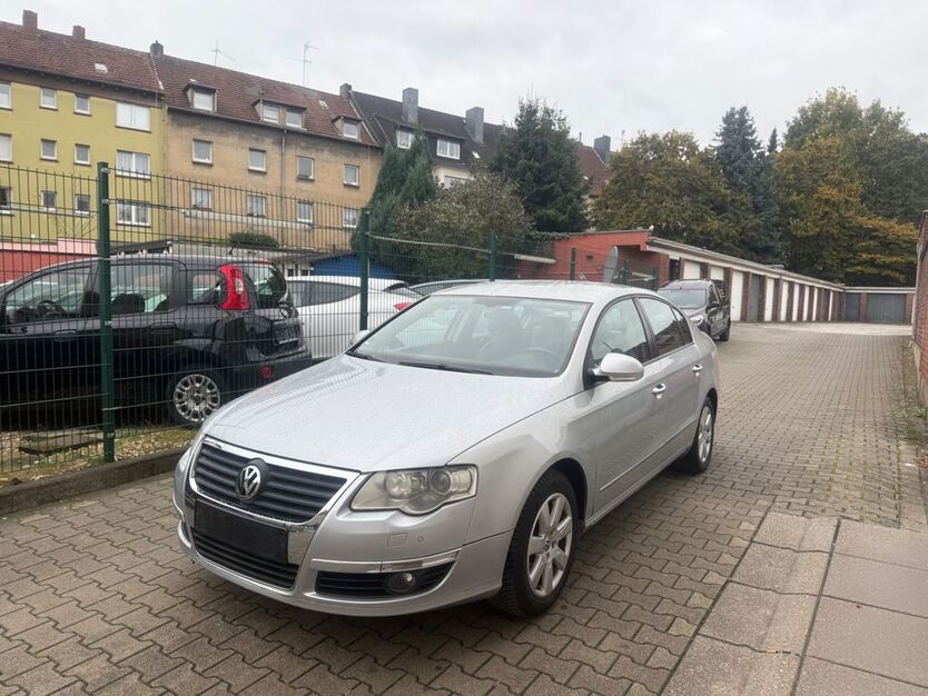 VW Passat 176.000 km 4.000 € Essen 45143