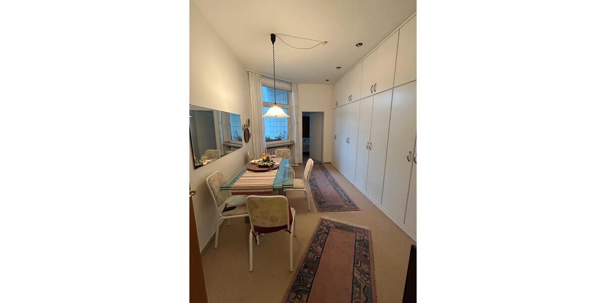 Mietwohnung (125qm Wohnfläche - 1. Etage - Kaltmiete 900€) 5 zimmer