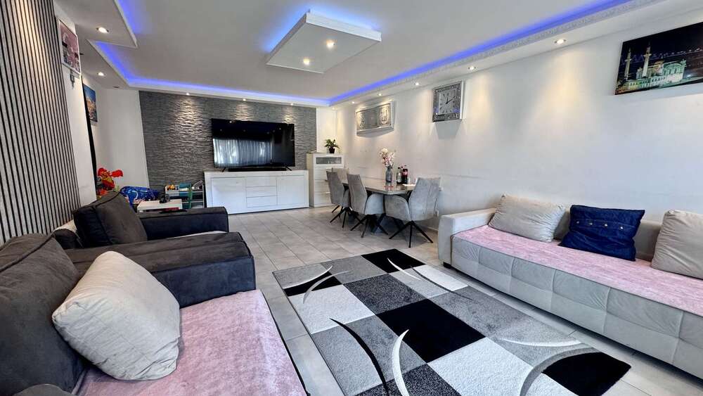 Traumhafte 3,5-Zimmer-Wohnung mit großem Balkon, herrlicher Aussicht, Garage und inkl.Einbauküche 3 zimmer