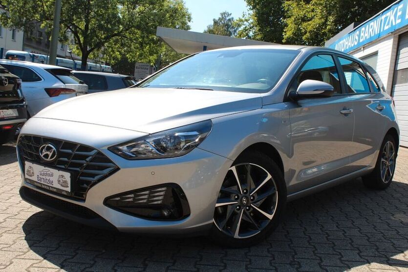 i30
