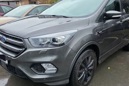 Ford Kuga 83.000 km 12.900 &euro; Essen 45219