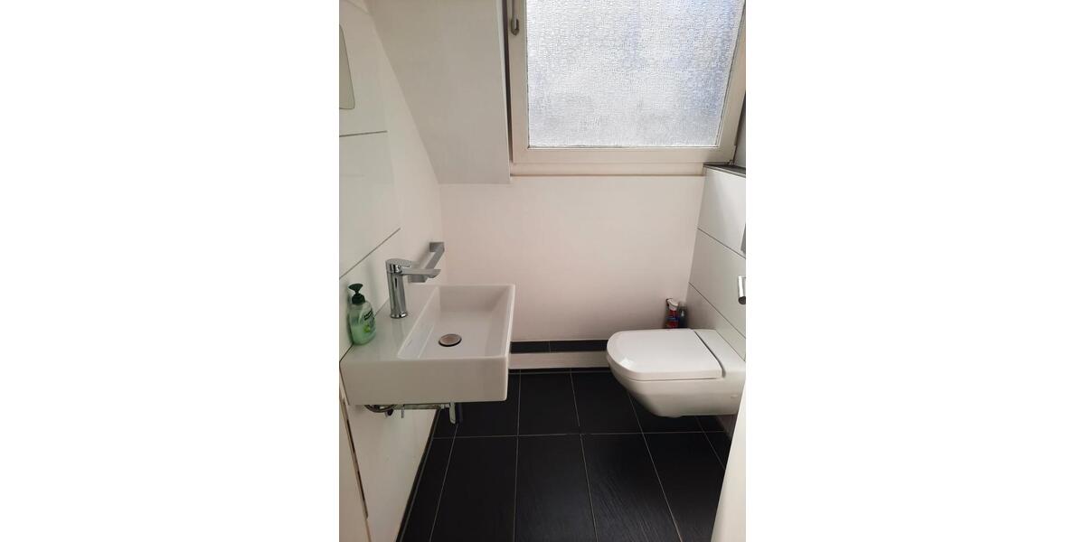 Dachgeschoßwohnung Essen Stadtbezirk II - 5 Zimmer, 124 m&sup2;, 1.470&euro; | Angebot:27621026