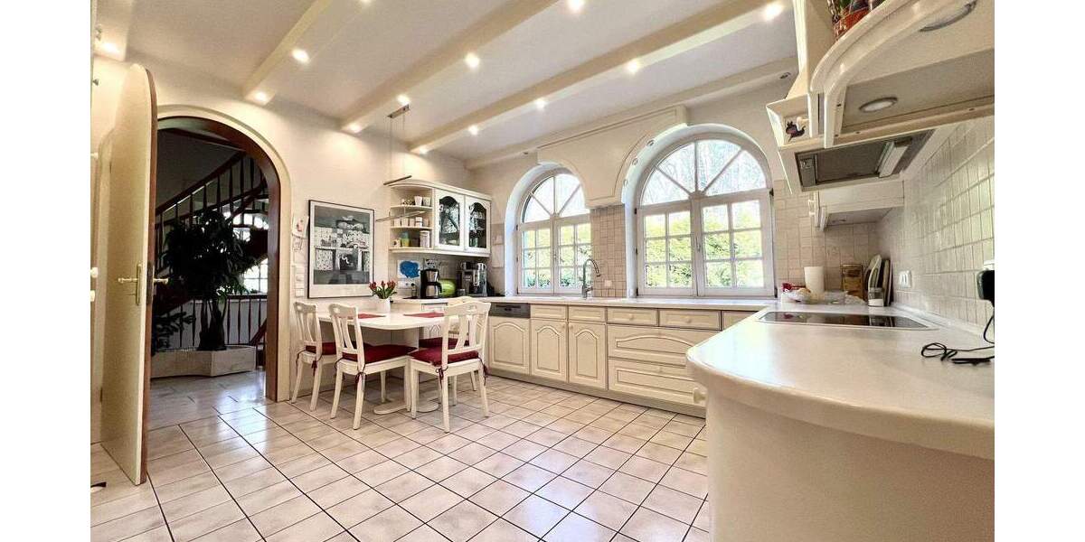 Einfamilienhaus Gladbeck Mitte - 9 Zimmer, 307 m&sup2;, 930.000&euro; | Angebot:25190761