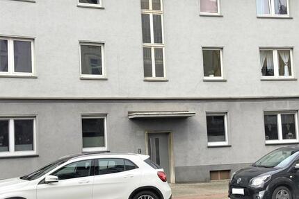 Große vermietete ETW im Erdgeschoss mit 2 Stellplätzen von Privat zimmer