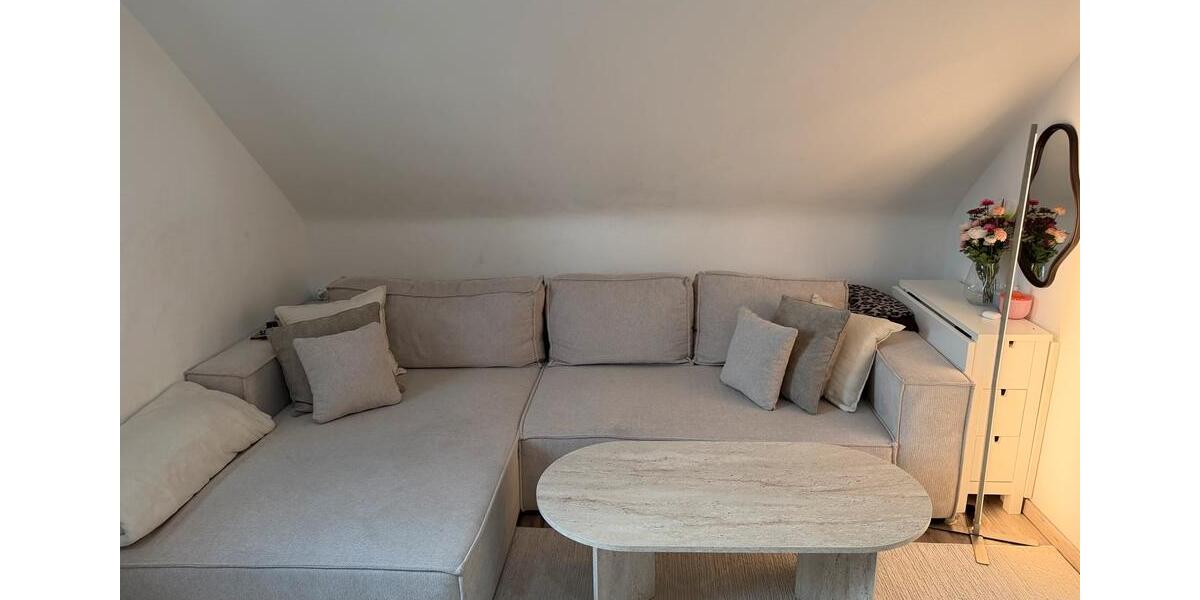 Dachgeschoßwohnung Oberhausen Rothebusch - 2.5 Zimmer, 60 m&sup2;, 600&euro; | Angebot:24850380