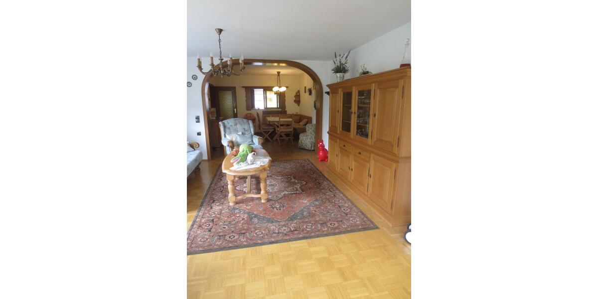 Zweifamilienhaus auf Erbpacht (ca. 110€ im Monat) in RE 7 zimmer