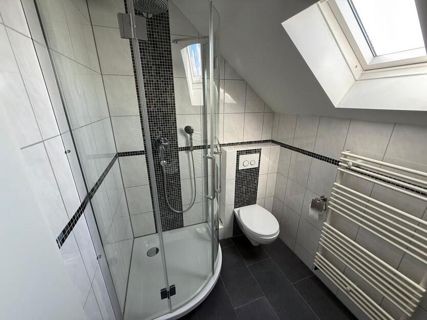 Freistehendes Einfamilienhaus mit Einliegerwohnung zimmer