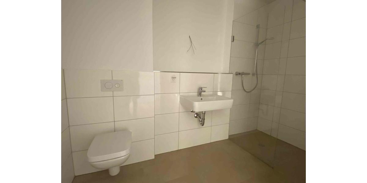 Erdgeschoßwohnung Essen Stadtbezirk VI - 1.5 Zimmer, 70 m&sup2;, 850&euro; | Angebot:26377385
