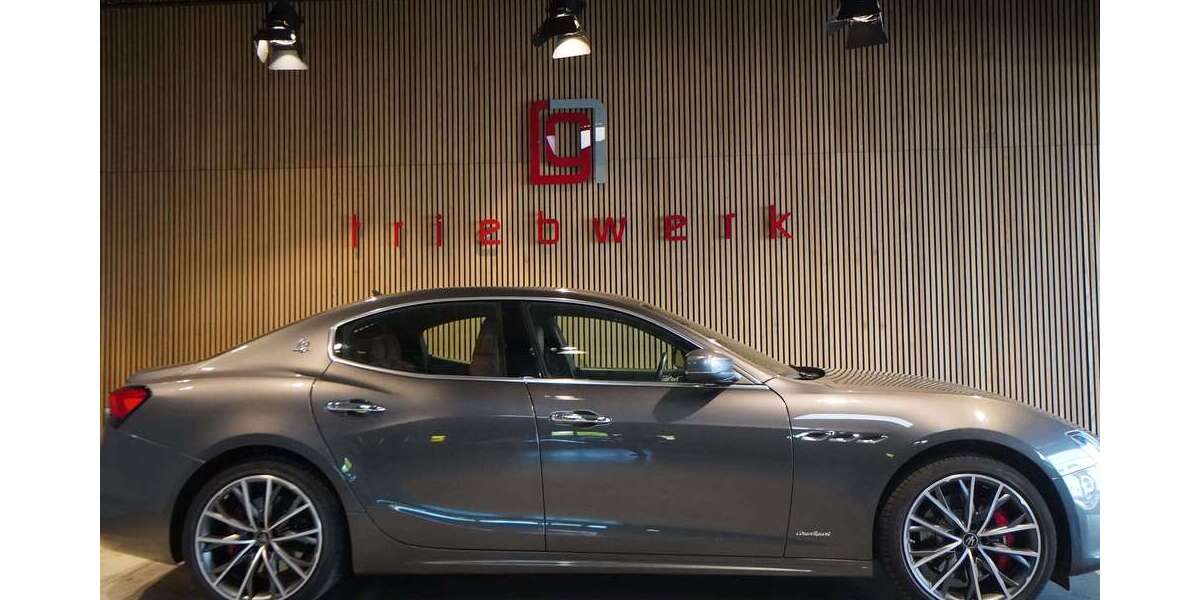 Maserati Ghibli 70.000 km 44.941 &euro; Duisburg 47228