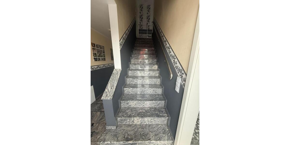 Doppelhaushälfte Oberhausen Biefang - 7 Zimmer, 161 m&sup2;, 1.950&euro; | Angebot:27615887