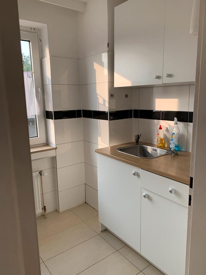 Sanierte zwei 2,5 Zimmer Wohnung mit Terrasse