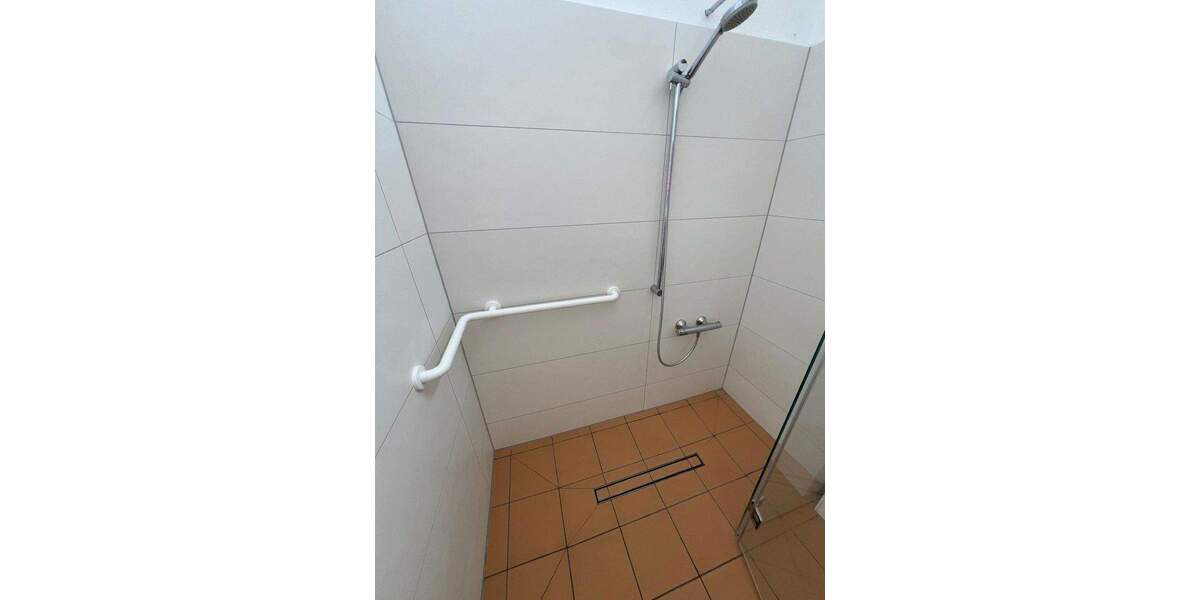 Bungalow mit großer Grundfläche Fußbodenheizung & Dämmung 1 zimmer