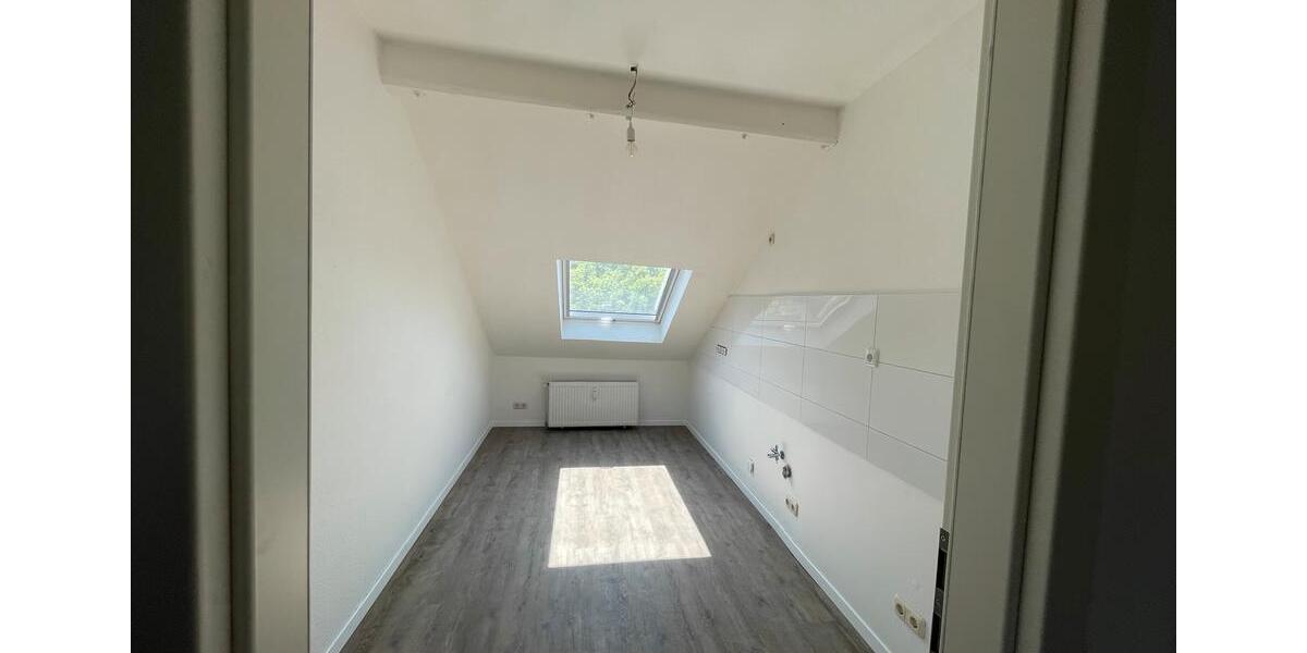Dachgeschoßwohnung Bottrop Batenbrock - 3.5 Zimmer, 70 m&sup2;, 896&euro; | Angebot:26609153