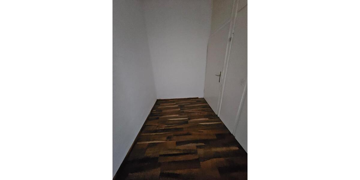 Dachgeschoßwohnung Duisburg Mittelmeiderich - 2 Zimmer, 44 m&sup2;, 400&euro; | Angebot:26347762