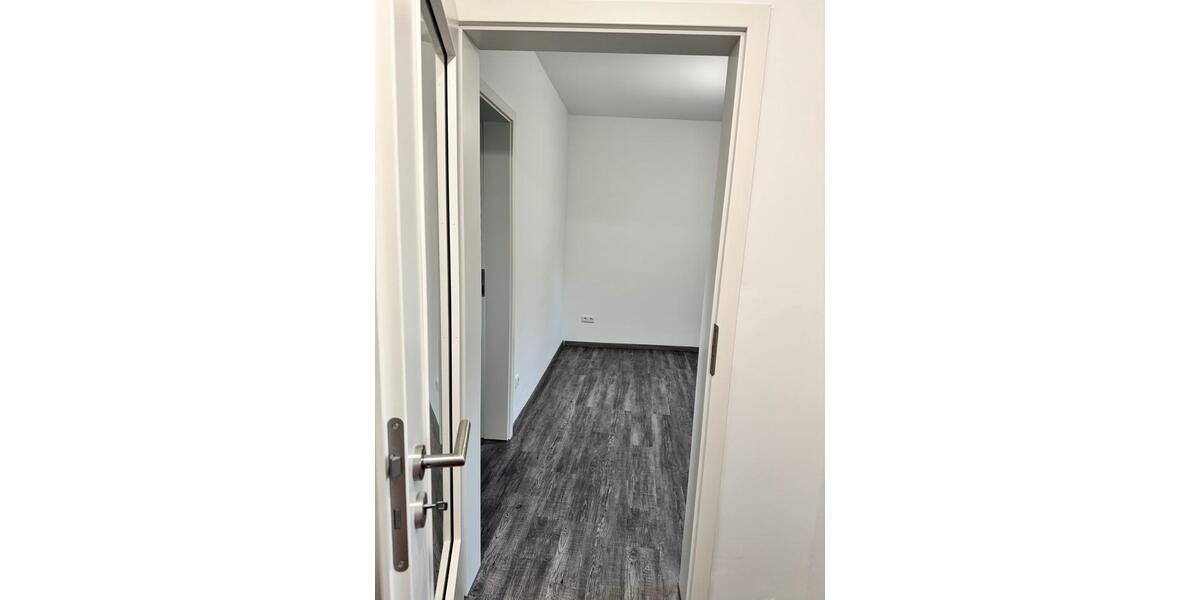 Dachgeschoßwohnung Gelsenkirchen Gelsenkirchen-Mitte - 1 Zimmer, 35 m&sup2;, 280&euro; | Angebot:26311873