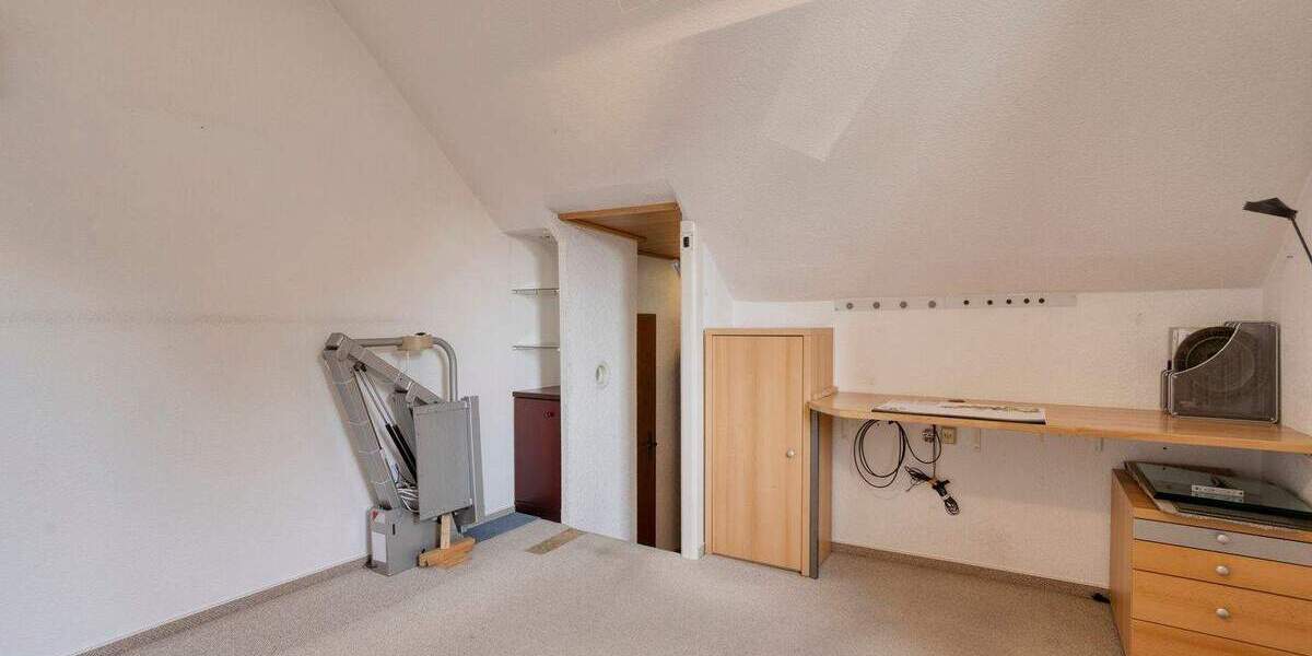 Mehrfamilienhaus, Wohnhaus Oberhausen Buschhausen - 7 Zimmer, 217 m&sup2;, 330.000&euro; | Angebot:25601939