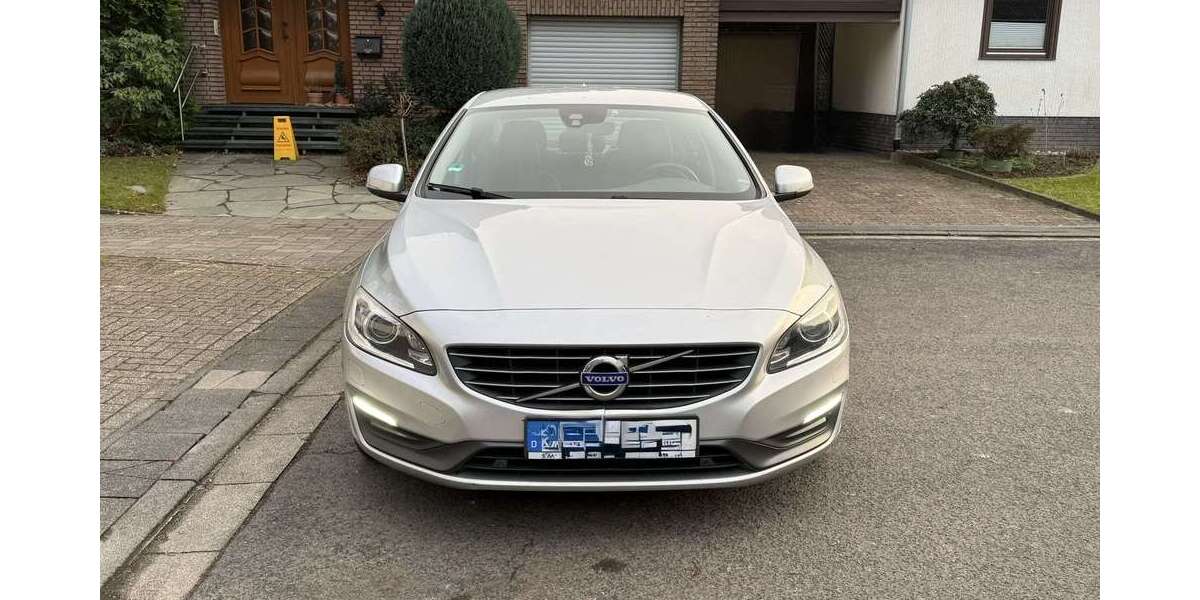 Volvo S60 158.000 km 8.100 &euro; Voerde 46562