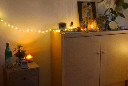 Ein mobiertes Zimmer 24 zimmer