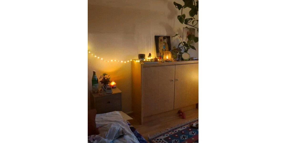 Ein mobiertes Zimmer 24 zimmer